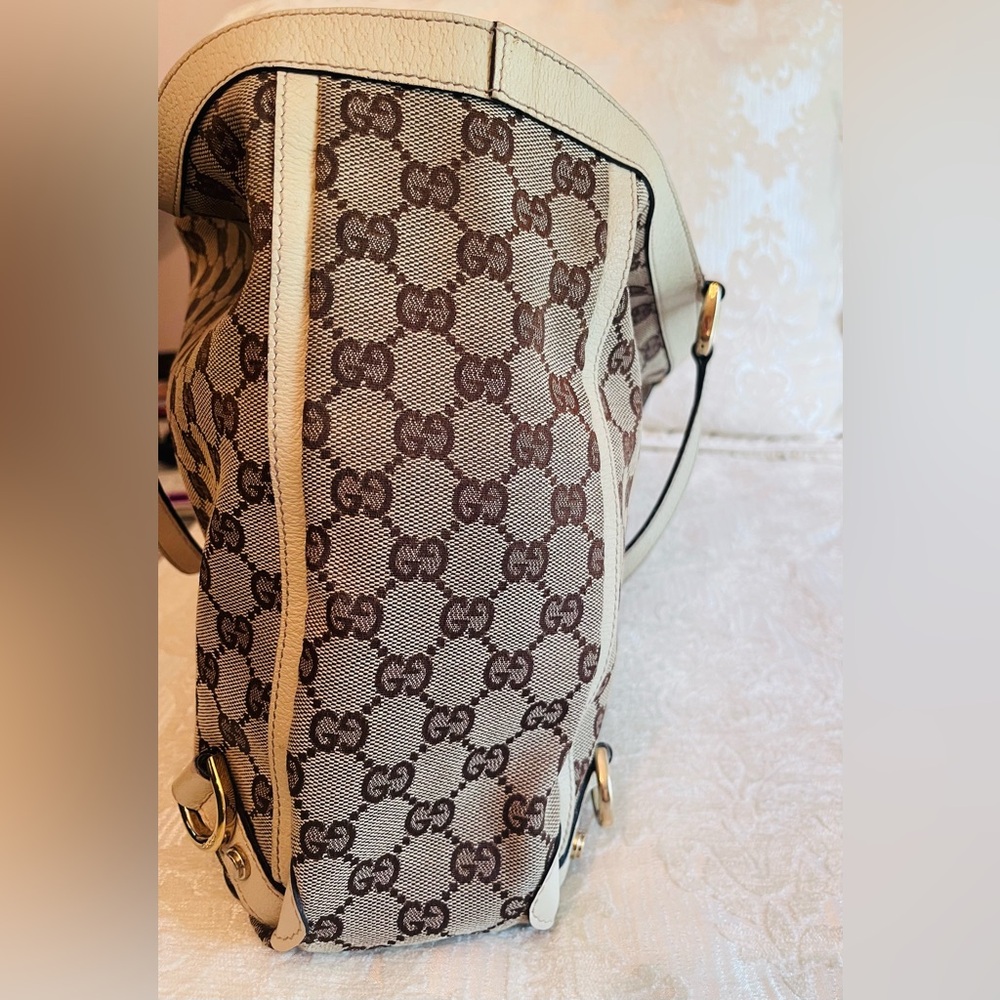 Gucci Beige and Brown GG Canvas Tote. Good condition. Authenticity card provided - Picture 12 of 14